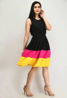 Red plain crepe short-dresses 5