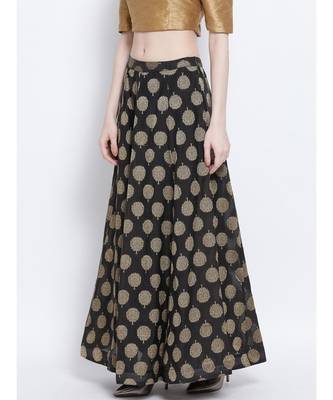 Women Black Printed Flared Skirts 3