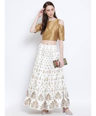 Women White Solid Flared Skirts 1