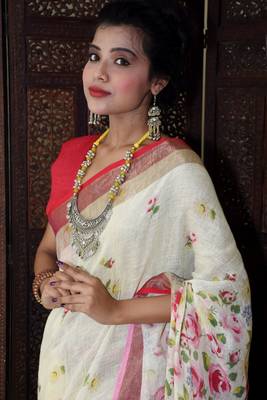 Unitex Fashion Organic Linen White Digital Floral Printed Saree 3