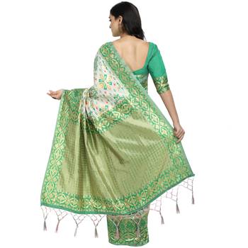 Green woven art silk saree with blouse 3