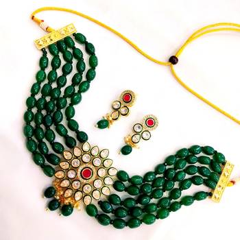 Green kundan necklace-sets 1