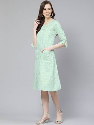 Green printed art silk kurtas-and-kurtis 5