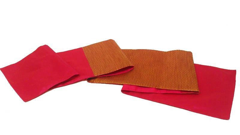 Fuschia Bricks Table Runner and Mats