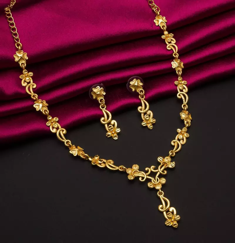 Gold necklace-sets