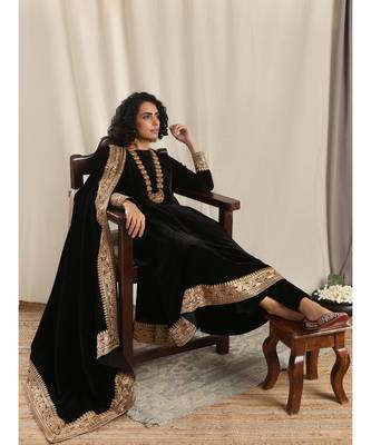 Black Velvet Flared Embroidered Kurta 5