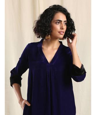 Blue Velvet Slit Kurta 4