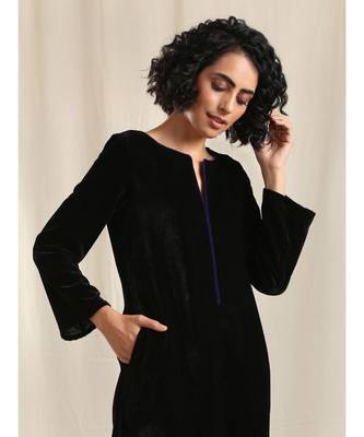 Black Velvet slit Kurta 4