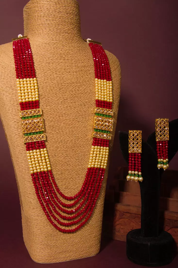 Multicolor necklaces