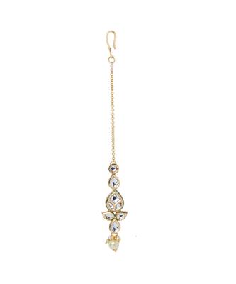 White Kundan Necklace With Earrings And Maang Tikka 5