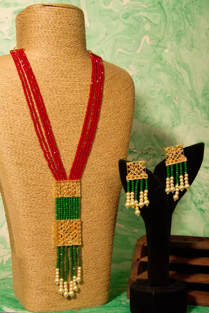 Multicolor necklaces
