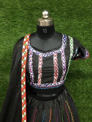 Black embroidered cotton semi stitched lehenga 3