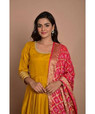 Tangerine yellow anarkali with peach gharchola dupatta 4