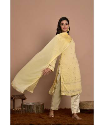 Straight ckikankart kurta pant set with dupatta 2