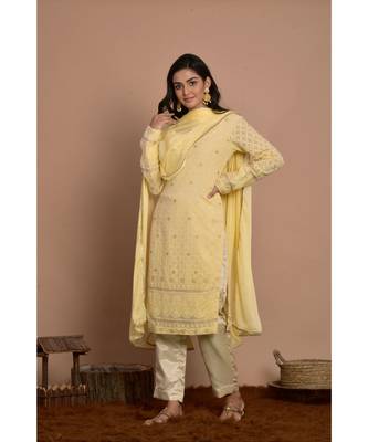 Straight ckikankart kurta pant set with dupatta 3