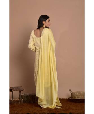 Straight ckikankart kurta pant set with dupatta 5