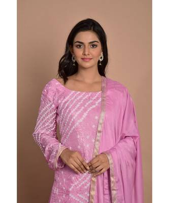 lavender kurta with churidar and dupatta 4