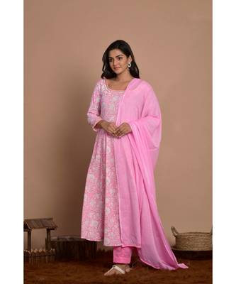pink anarkali with pant and dupatta 3