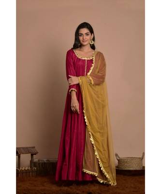 maroon anarkali with golden dupatta 2
