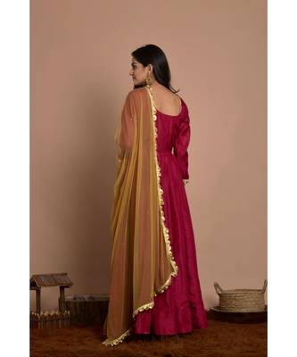 maroon anarkali with golden dupatta 4