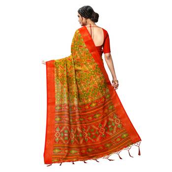 Gold woven silk saree with blouse 3