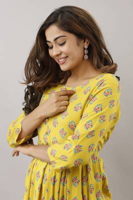 Yellow printed viscose rayon maxi-dresses 3