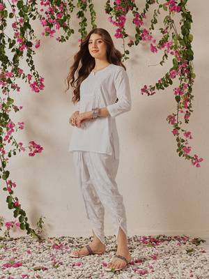 Hand Embroidered White Cotton Lucknowi Chikan Women Dhoti 3