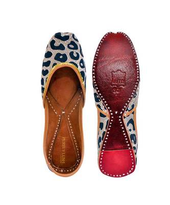Animal Printed Jutti 5