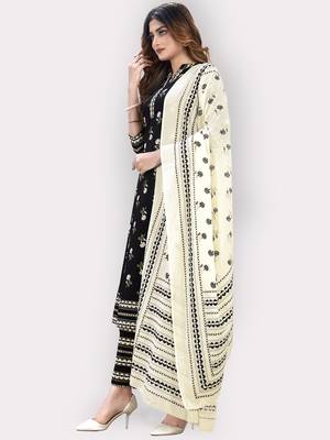 Women'S Floral Print & Embroidered Straight Cotton Black Kurta,Pant & Dupatta 3