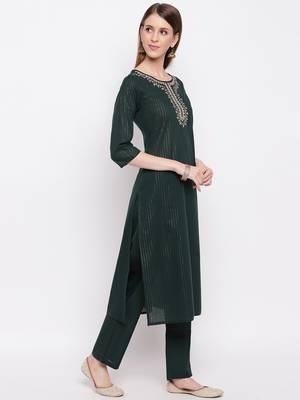 Women'S Embroidered / Striped Print Straight  Dark Green Kurti With Pant Set 4