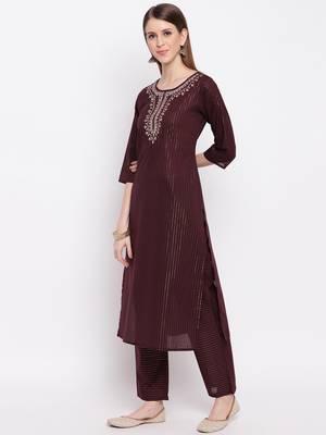 Women'S Embroidered / Striped Print Straight  Maroon(Wine) Kurti With Pant Set 3