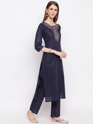 Women'S Embroidered / Striped Print Straight  Blue Kurti With Pant Set 4