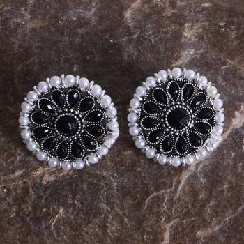 Round Black and White Pearl Studs 2