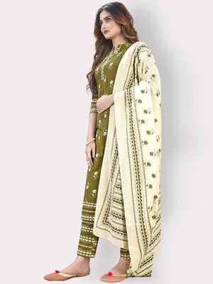 Women'S Floral Print & Embroidered Straight Cotton Grey Kurta,Pant & Dupatta 3