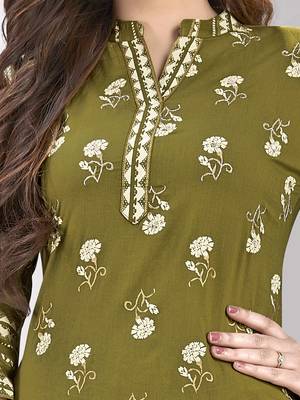 Women'S Floral Print & Embroidered Straight Cotton Grey Kurta,Pant & Dupatta 5