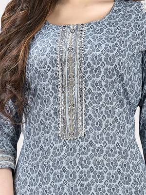 Women'S Floral Print & Embroidered Straight Cotton Blue Kurti 5