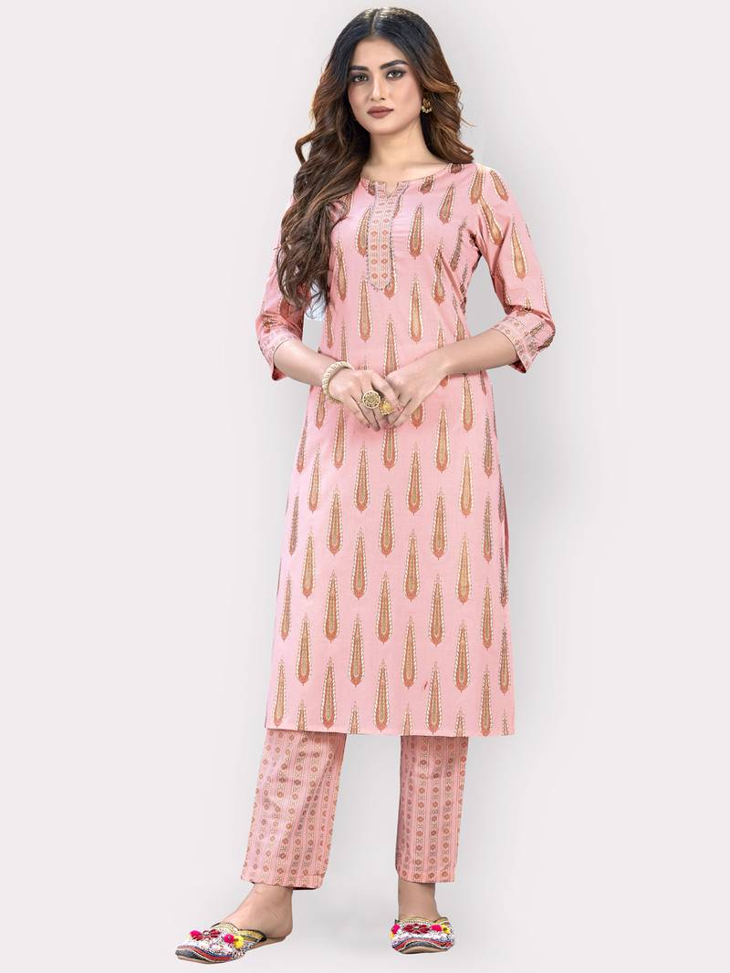Women'S Foil Print Straight Cotton Light Pink Kurti With Pant Set