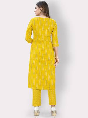 Women'S Foil Print Straight Cotton Yellow Kurti With Pant Set 2
