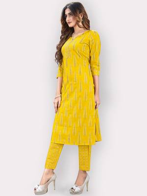 Women'S Foil Print Straight Cotton Yellow Kurti With Pant Set 3
