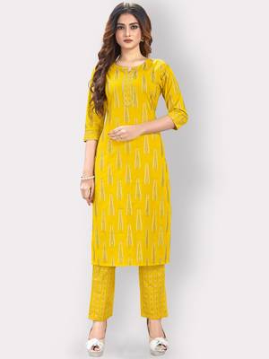 Women'S Foil Print Straight Cotton Yellow Kurti With Pant Set 6
