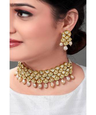 Traditional Earring & Necklace Set With Kundan & Pearls 1