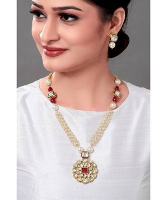 Contemporary Earring & Necklace Set With Kundan Pendant & White Pearls 1