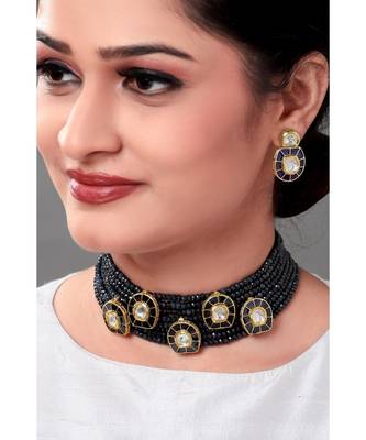 Gracelful Necklace Set With Blue Agate Beads & Kundan 1