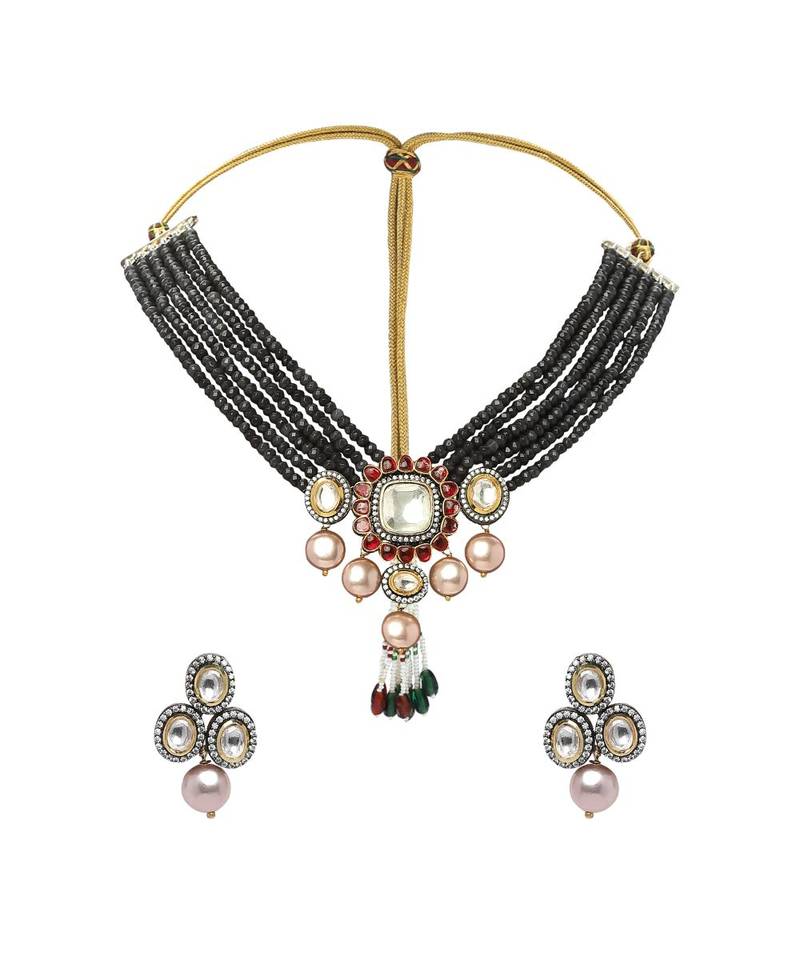 Traditional Earring & Necklace Set With Black Beads & Kundan