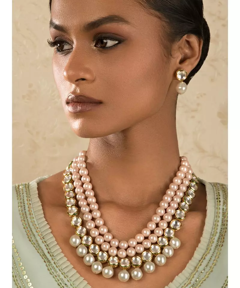 Riveting Pink And White Kundan Necklace And Earrings Set.