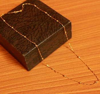 Gold chain 1