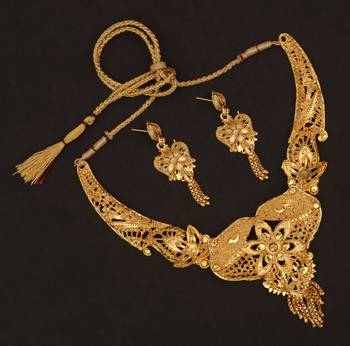 Traditional Gold Plated Necklace Jewellery Set with Earrings for Women 4