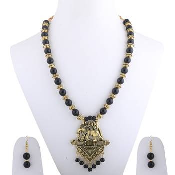 Traditional Designer Gold Oxidised Pendant Black Pearl mala set for Women girl 3