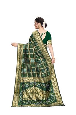 Green Woven Jacquard Saree With Blouse 3