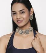 White pearl necklace-sets